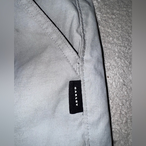 Grey Oakley men’s shorts regular fit size 34 - Picture 15 of 15